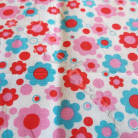 45cm Retro Daisies on White  100% Cotton